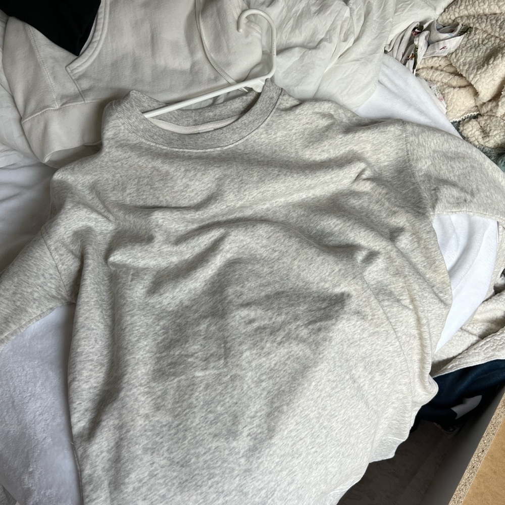 GREY OLD NAVY SWEATSHIRT